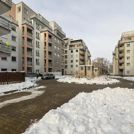 Lägenhet Klimatyzowany Z Balkonem I Przestrzenia Do Pracy Lokalizacja Blisko Wisly By Renters