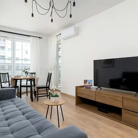 Апартаменты Klimatyzowany Z Balkonem I Przestrzenia Do Pracy Lokalizacja Blisko Wisly By Renters
