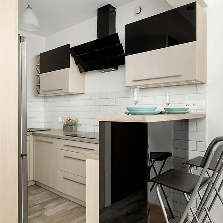 Klimatyzowany Z Balkonem I Przestrzenia Do Pracy Lokalizacja Blisko Wisly By Renters Апартаменты