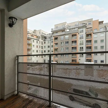 Klimatyzowany Z Balkonem I Przestrzenia Do Pracy Lokalizacja Blisko Wisly By Renters Apartamento *